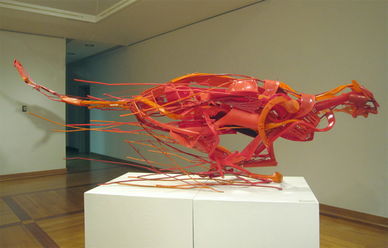 日本艺术家早矢香甘茨用家庭的再生用品创作一系列动物造型雕塑 精美震撼