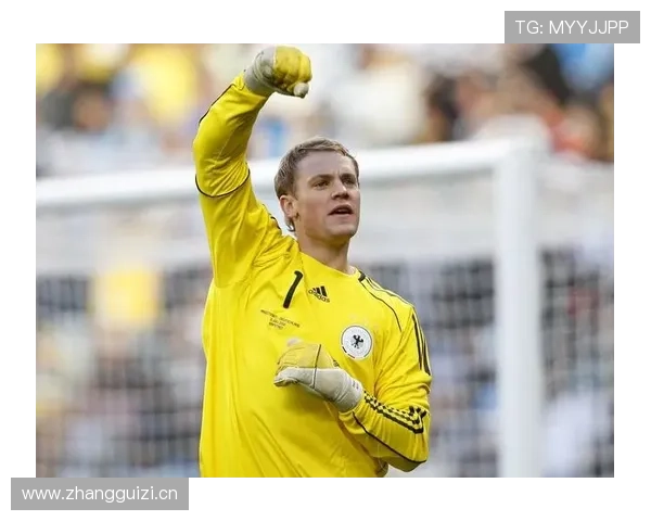 诺伊尔从门将到清道夫的战术角色演变解析