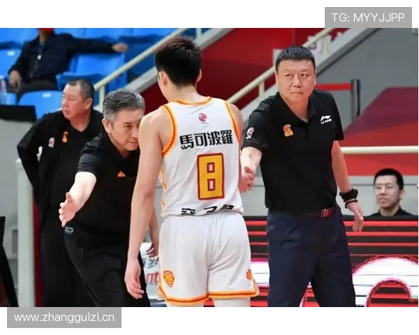 篮球教练技术犯规判罚标准解析:怎样界定教练不当行为 篮球教练技术犯规判罚标准解析:怎样界定教练不当行为
